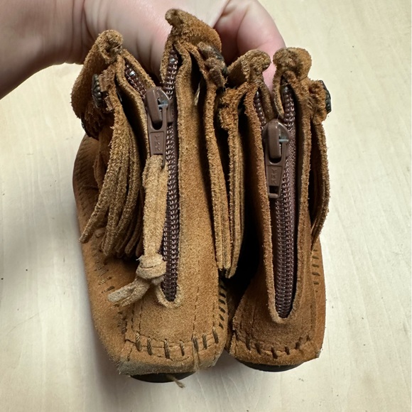 Minnetonka Fringe Moccasin Boot - Picture 6 of 12